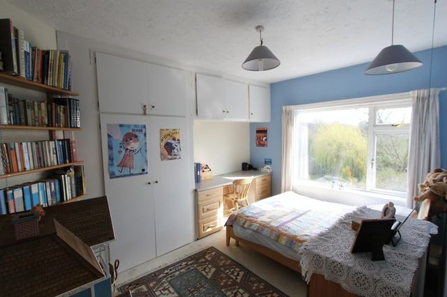  Image of 4 bedroom Semi-Detached house for sale in Allderidge Avenue Hull HU5 at Allderidge Avenue Chanterlands Avenue North Hull, HU5 4EQ