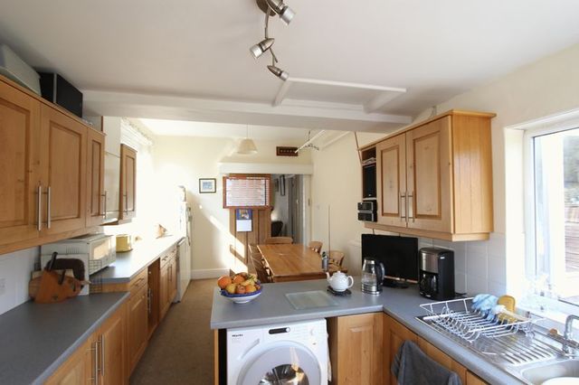  Image of 4 bedroom Semi-Detached house for sale in Allderidge Avenue Hull HU5 at Allderidge Avenue Chanterlands Avenue North Hull, HU5 4EQ