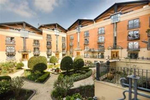  Image of 2 bedroom Flat to rent in Artesian Road London W2 at London, W2 5DL