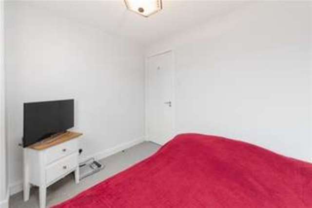  Image of 2 bedroom Flat to rent in Artesian Road London W2 at London, W2 5DL