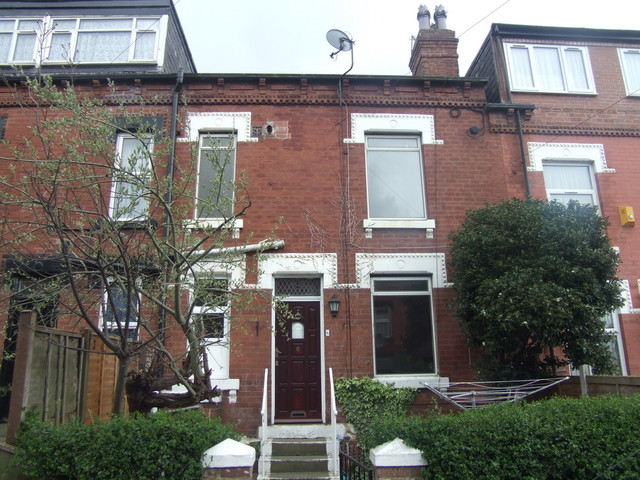  Image of 2 bedroom Terraced house to rent in Ashton Street Leeds LS8 at Ashton Street  Leeds, LS8 5BY