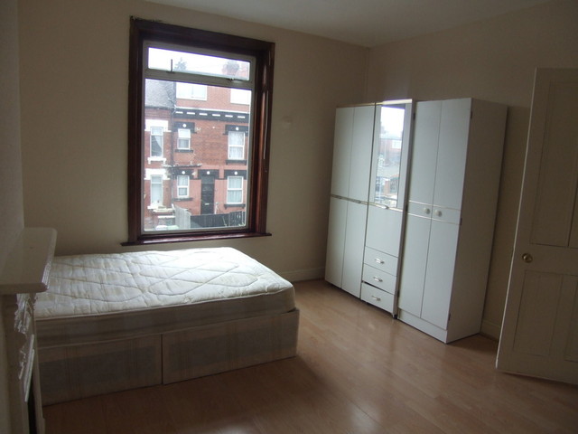  Image of 2 bedroom Terraced house to rent in Ashton Street Leeds LS8 at Ashton Street  Leeds, LS8 5BY