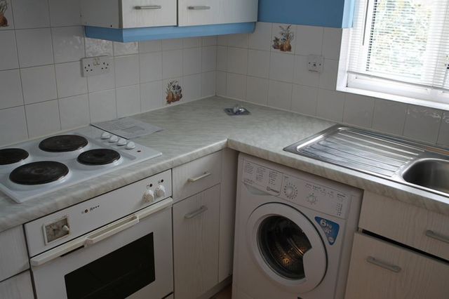 Image of 1 bedroom Flat for sale in Autumn Drive Belmont Sutton SM2 at Autumn Drive  Sutton, SM2 5BD