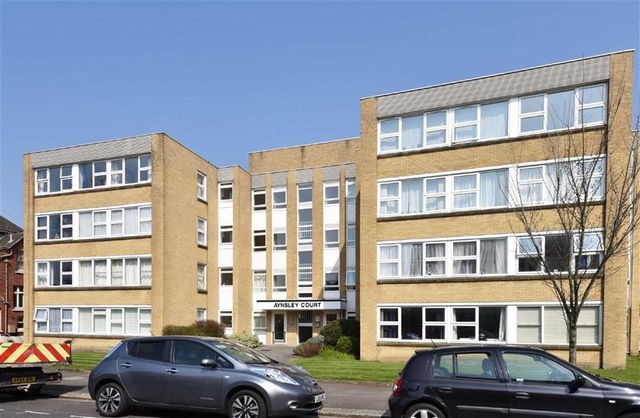  Image of 2 bedroom Property to rent in Wilbury Avenue Hove BN3 at Aynsley Court Hove Hove, BN3 6FX