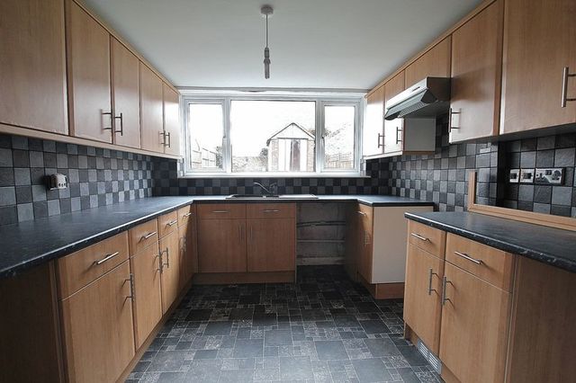  Image of 3 bedroom Terraced house for sale in Barton Lane Barrow-upon-Humber DN19 at Barton Lane  Barrow-Upon-Humber, DN19 7DD