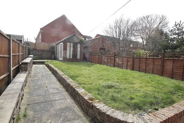  Image of 3 bedroom Terraced house for sale in Barton Lane Barrow-upon-Humber DN19 at Barton Lane  Barrow-Upon-Humber, DN19 7DD