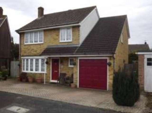  Image of 4 bedroom Detached house for sale in Dorchester Close Basingstoke RG23 at Basingstoke Hampshire Wootton St Lawrence, RG23 8EX