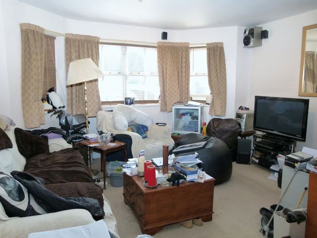 Image of 1 bedroom Flat for sale in Beaconsfield Road St. Albans AL1 at Beaconsfield Road  St. Albans, AL1 3RG