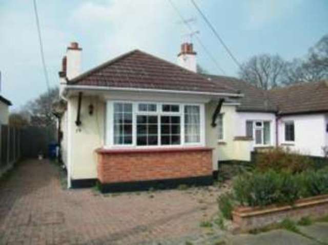  Image of 2 bedroom Bungalow for sale in Heather Drive Hadleigh Benfleet SS7 at Benfleet Essex Hadleigh, SS7 2EL