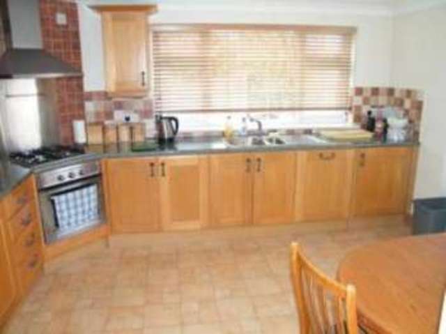  Image of 2 bedroom Bungalow for sale in Heather Drive Hadleigh Benfleet SS7 at Benfleet Essex Hadleigh, SS7 2EL