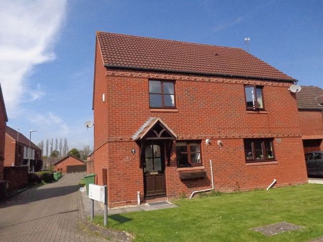  Image of 2 bedroom Detached house to rent in Berkeley Close Hucclecote Gloucester GL3 at Berkeley Close Hucclecote Gloucester, GL3 3TG