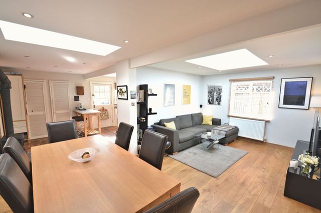  Image of 4 bedroom Property for sale in Bessels Way Blewbury Didcot OX11 at Bessels Way Blewbury Didcot, OX11 9NN