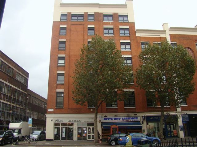  Image of 1 bedroom Flat to rent in Bethnal Green Road London E2 at Bethnal Green Road  London, E2 9QY