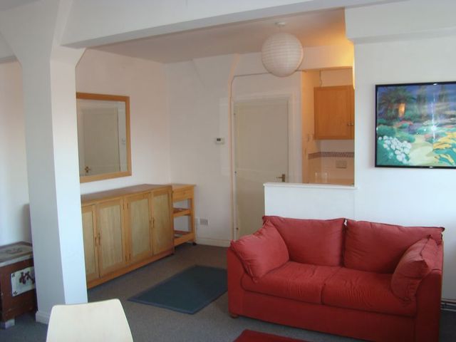  Image of 1 bedroom Flat to rent in Bethnal Green Road London E2 at Bethnal Green Road  London, E2 9QY