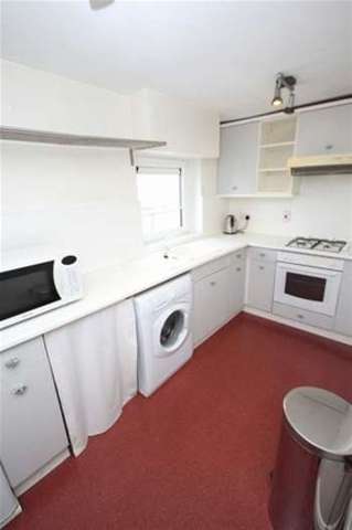  Image of 2 bedroom Flat to rent in Bethnal Green Road London E2 at London, E2 9QY