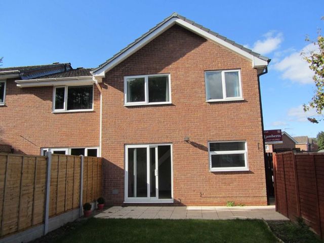  Image of 2 bedroom Semi-Detached house to rent in Bilbury Close Crabbs Cross Redditch B97 at Redditch Worcestershire Redditch, B97 5XN
