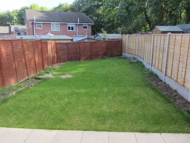  Image of 2 bedroom Semi-Detached house to rent in Bilbury Close Crabbs Cross Redditch B97 at Redditch Worcestershire Redditch, B97 5XN
