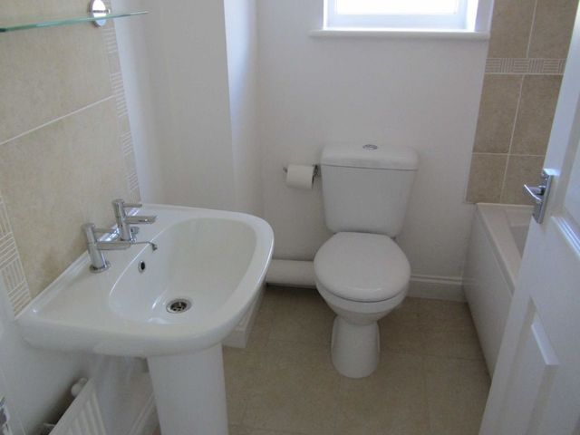  Image of 2 bedroom Semi-Detached house to rent in Bilbury Close Crabbs Cross Redditch B97 at Redditch Worcestershire Redditch, B97 5XN