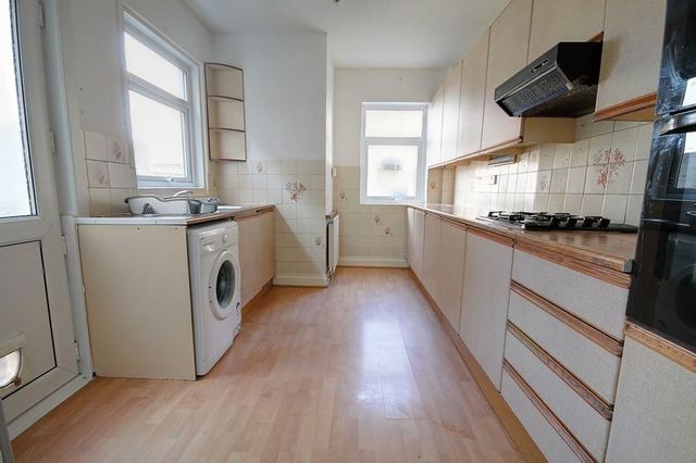  Image of 3 bedroom Terraced house for sale in Bonhay Road Exeter EX4 at Bonhay Road  Exeter, EX4 4JD