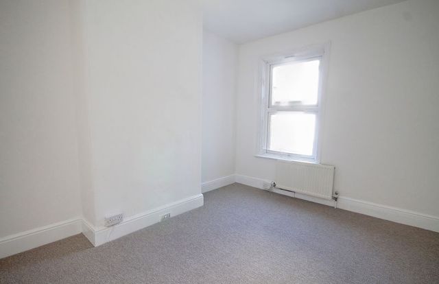  Image of 3 bedroom Terraced house for sale in Bonhay Road Exeter EX4 at Bonhay Road  Exeter, EX4 4JD