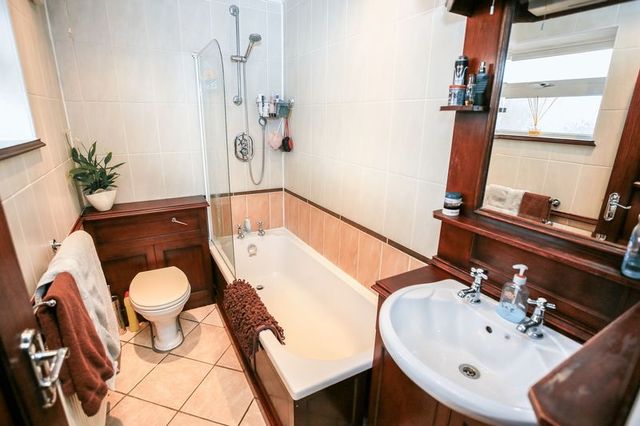  Image of 3 bedroom Semi-Detached house for sale in Boundary Road Leigh-on-Sea SS9 at Boundary Road  Leigh-On-Sea, SS9 5BP