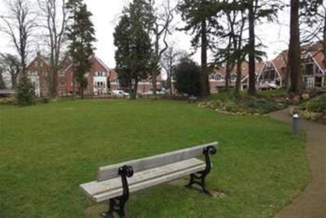  Image of 2 bedroom Flat to rent in Weatherill Close Guildford GU1 at Guildford, GU1 2SP