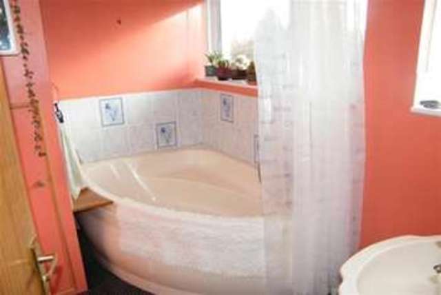  Image of 2 bedroom Flat to rent in Bratton Seymour Bratton Seymour Wincanton BA9 at Wincanton, BA9 8DA