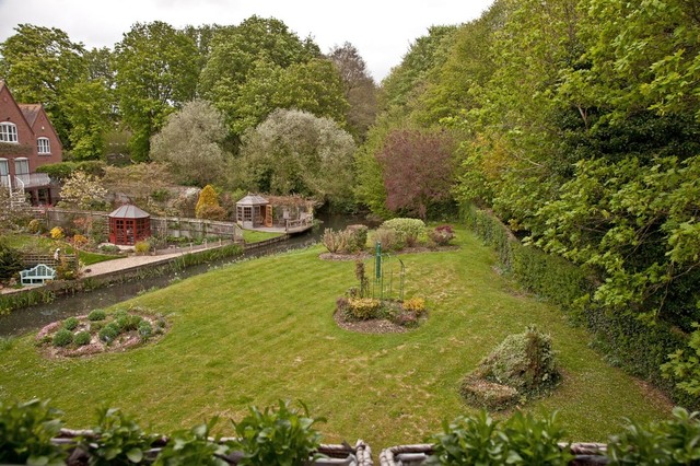  Image of 2 bedroom Apartment to rent in Bridge Street Wickham Fareham PO17 at Wickham Fareham Hampshire, PO17 5PX