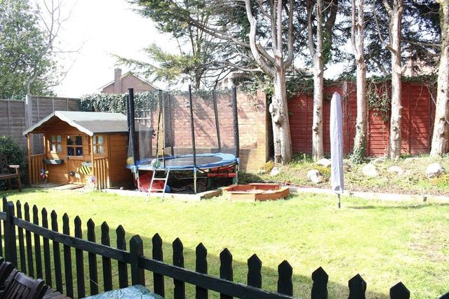  Image of 3 bedroom Detached house for sale in Broadmeadows Lane Waterlooville PO7 at Broadmeadows Lane  Waterlooville, PO7 8QL