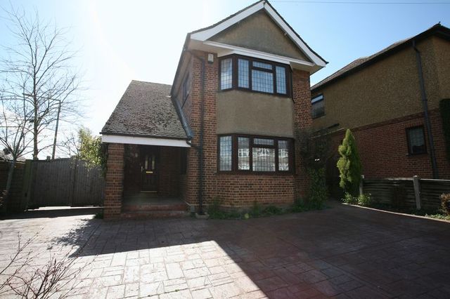  Image of 4 bedroom Detached house for sale in Springfields Broxbourne EN10 at Springfields  Broxbourne, EN10 7LX