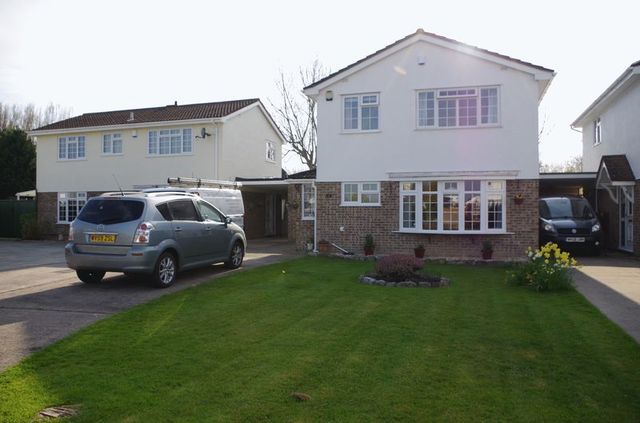  Image of 3 bedroom Detached house for sale in Brue Crescent Burnham-on-Sea TA8 at Brue Crescent  Burnham-On-Sea, TA8 1LR