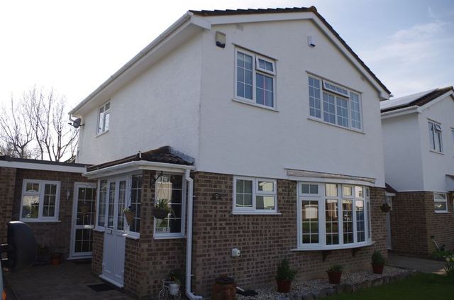 Image of 3 bedroom Detached house for sale in Brue Crescent Burnham-on-Sea TA8 at Brue Crescent  Burnham-On-Sea, TA8 1LR