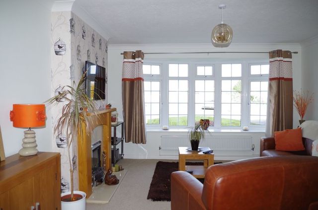 Image of 3 bedroom Detached house for sale in Brue Crescent Burnham-on-Sea TA8 at Brue Crescent  Burnham-On-Sea, TA8 1LR