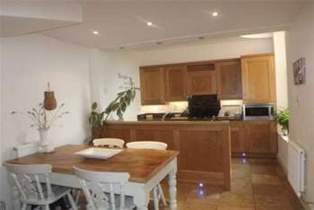  Image of 3 bedroom Property to rent in Buckingham Drive Radcliffe-on-Trent Nottingham NG12 at Nottingham, NG12 2NE