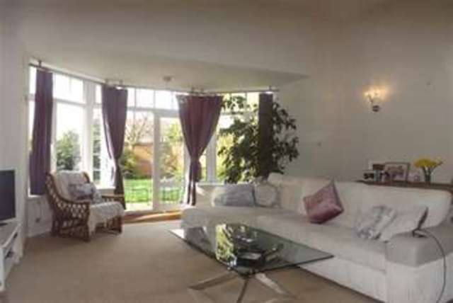  Image of 3 bedroom Property to rent in Buckingham Drive Radcliffe-on-Trent Nottingham NG12 at Nottingham, NG12 2NE