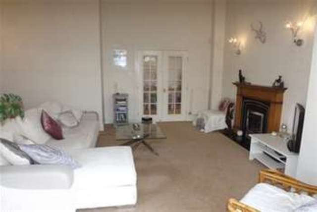  Image of 3 bedroom Property to rent in Buckingham Drive Radcliffe-on-Trent Nottingham NG12 at Nottingham, NG12 2NE
