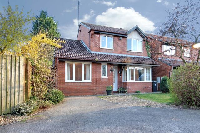  Image of 4 bedroom Detached house for sale in Caernarvon Drive Rhiwderin Newport NP10 at Caernarvon Drive Rhiwderin Newport, NP10 8QT