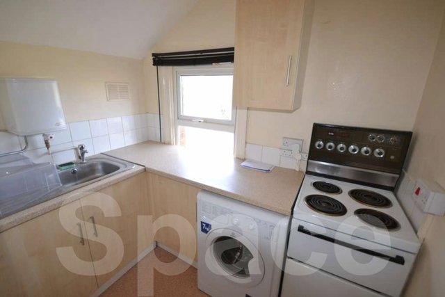  Image of 1 bedroom Flat to rent in Cambridge Street Reading RG1 at Cambridge Street  Reading, RG1 7PA