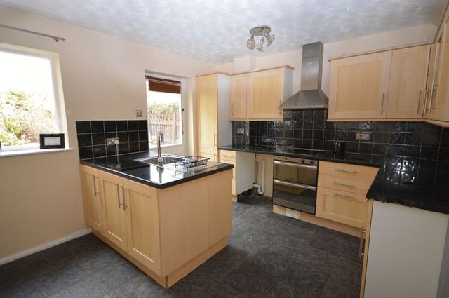  Image of 2 bedroom Terraced house for sale in Cemetery Road Houghton Regis Dunstable LU5 at Cemetery Road  Houghton Regis, LU5 5DE
