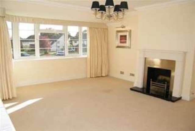  Image of 2 bedroom Maisonette to rent in Evesham Close Reigate RH2 at Reigate, RH2 9DN