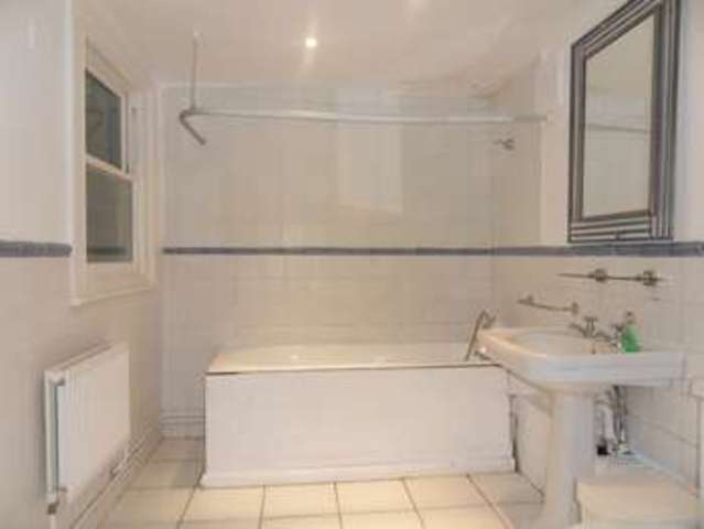  Image of 2 bedroom Flat to rent in Chalton Street London NW1 at London, NW1 1HY