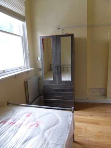  Image of 2 bedroom Flat to rent in Chalton Street London NW1 at London, NW1 1HY