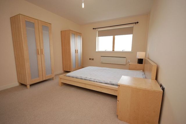  Image of 2 bedroom Flat to rent in Waterside Way Wakefield WF1 at Chantry Waters Waterside Way Wakefield, WF1 5ED