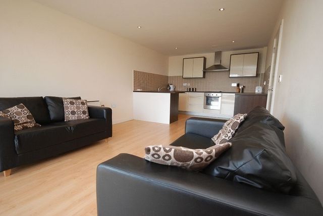  Image of 2 bedroom Flat to rent in Waterside Way Wakefield WF1 at Chantry Waters Waterside Way Wakefield, WF1 5ED