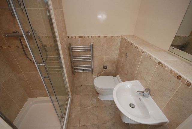  Image of 2 bedroom Flat to rent in Waterside Way Wakefield WF1 at Chantry Waters Waterside Way Wakefield, WF1 5ED