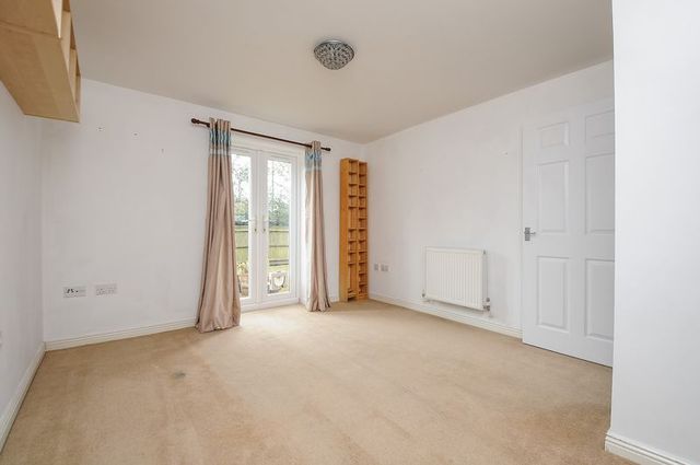  Image of 2 bedroom Flat for sale in Chapel Close Wantage OX12 at Chapel Close  Wantage, OX12 7DY
