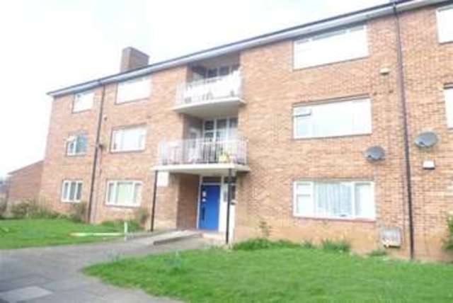  Image of 2 bedroom Flat to rent in Charminster Drive Coventry CV3 at Coventry, CV3 5AE