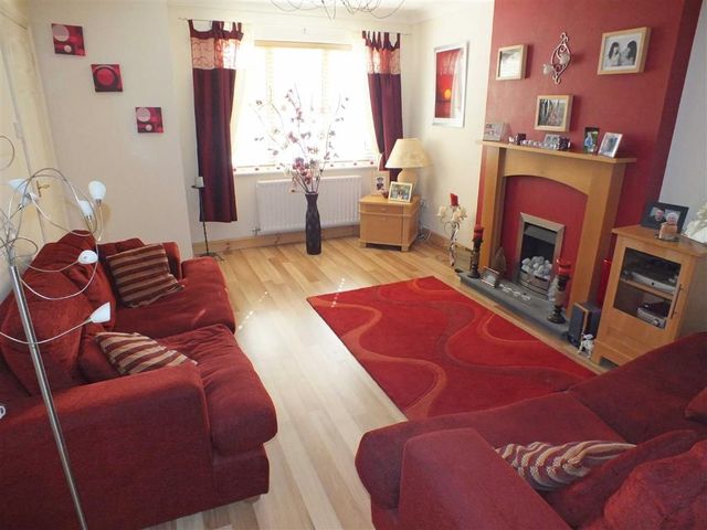  Image of 3 bedroom Property for sale in Cheviot Close Hilperton Trowbridge BA14 at Cheviot Close Trowbridge Trowbridge, BA14 7QT