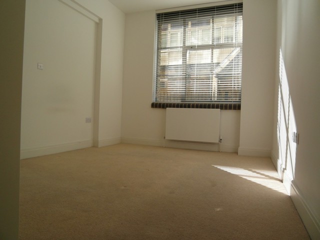  Image of 1 bedroom Apartment to rent in Shepherdess Place London N1 at Shoreditch London Hoxton, N1 7LJ