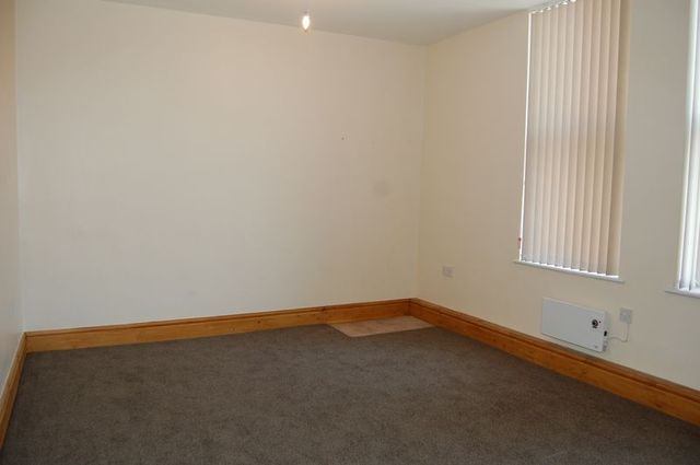  Image of 1 bedroom Flat to rent in Chorley New Road Lostock Bolton BL1 at Chorley New Road  Bolton, BL1 4DH